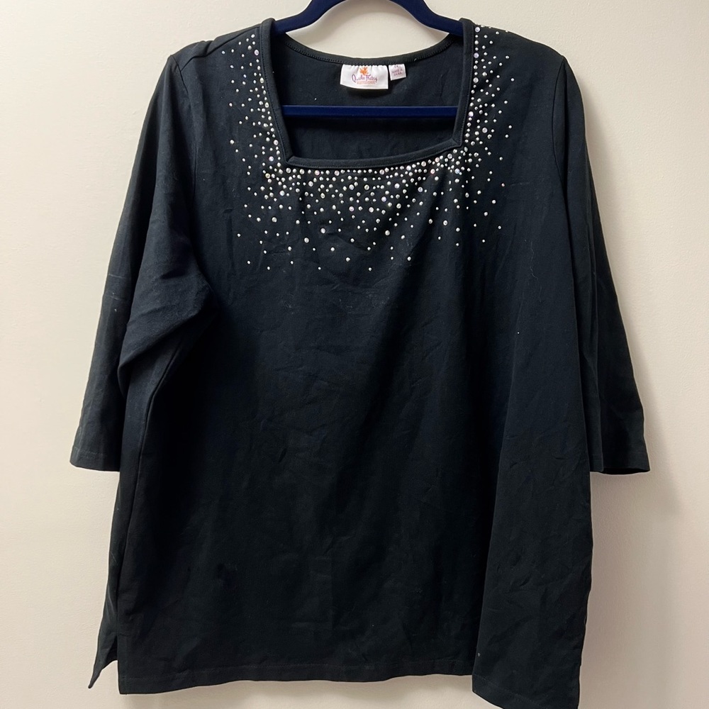 Quacker Factory 3/4 sleeve, Stud & Stone, square neckline top, very good condt
